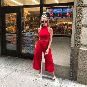 Red set culottes & crop top